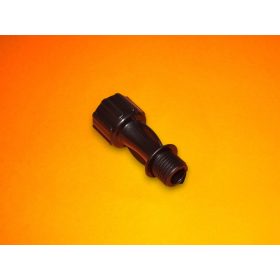 Közdarab a permetezőszár és a fúvóka közé