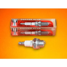 Gyertya Champion CJ 8