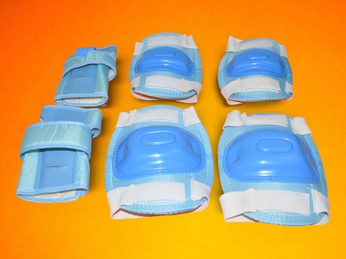 Kerekparos-kez-konyok-es-terdvedo